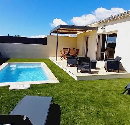 Neuve Avec Piscine Chauffee Dans Le Luberon