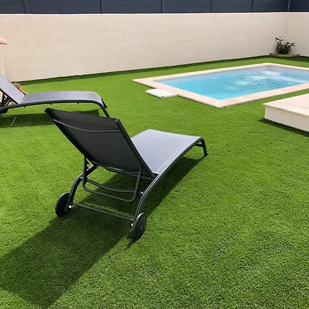Neuve Avec Piscine Chauffee Dans Le Luberon